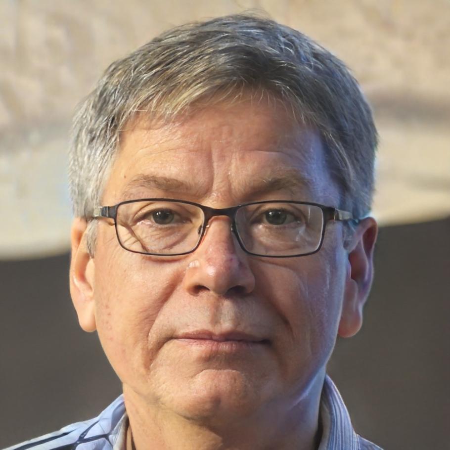 Portrait de Théo Marchand, spécialiste en valorisation d'entreprises